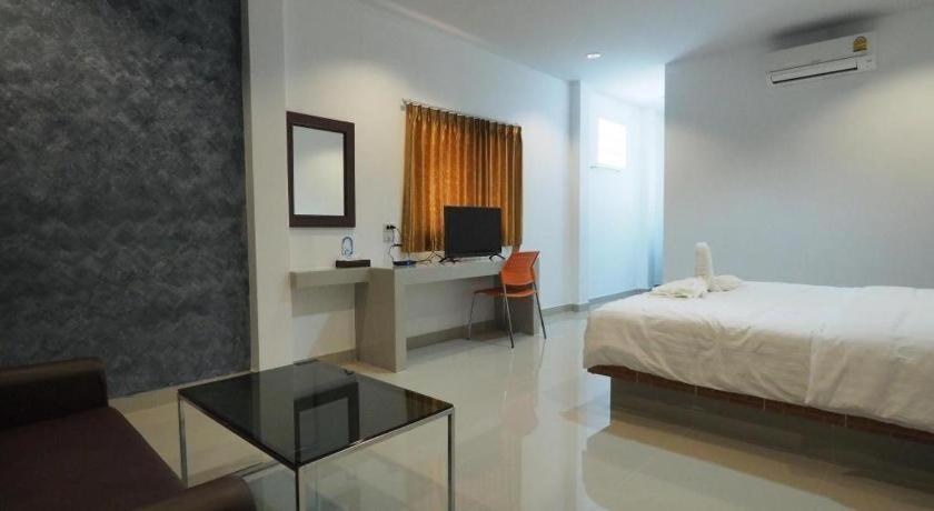 The Phant Hotel Surin Exteriör bild