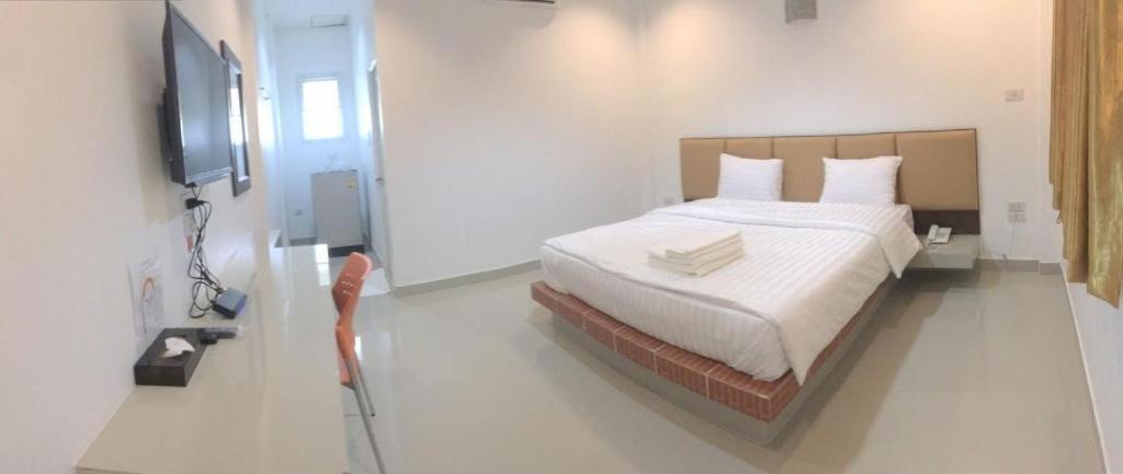 The Phant Hotel Surin Exteriör bild