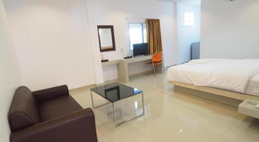 The Phant Hotel Surin Exteriör bild